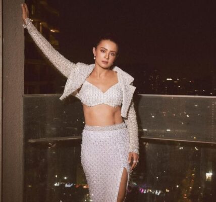 Surveen Chawla Credit @surveenchawla
